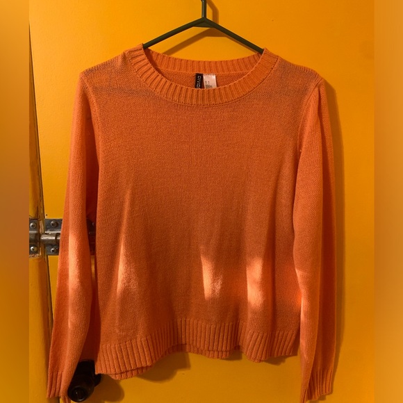 Beautiful soft orange wool sweater. Size medium - Picture 1 of 3
